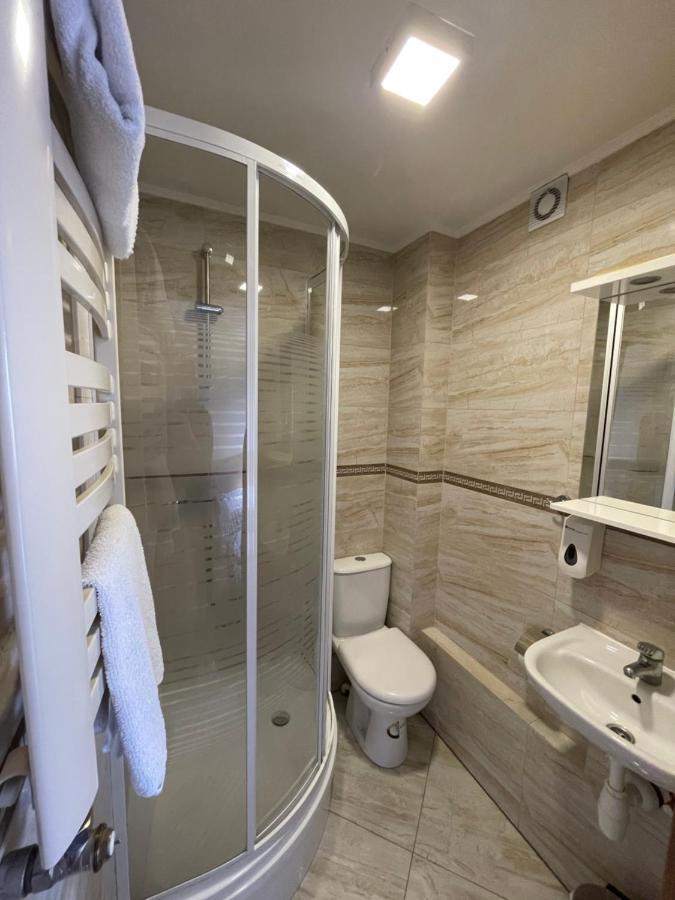 Hotelik Gold Raszyn Exteriör bild