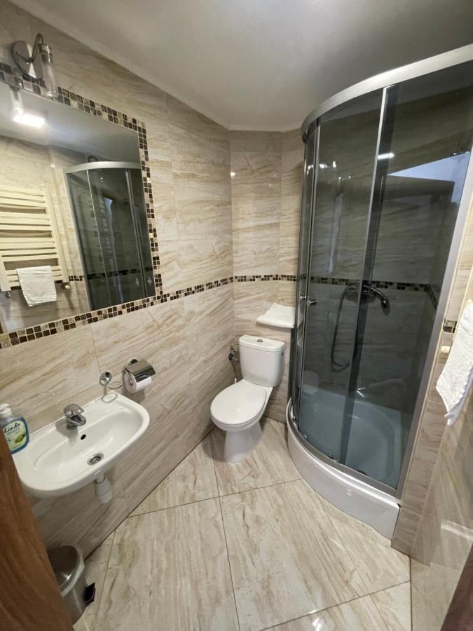 Hotelik Gold Raszyn Exteriör bild