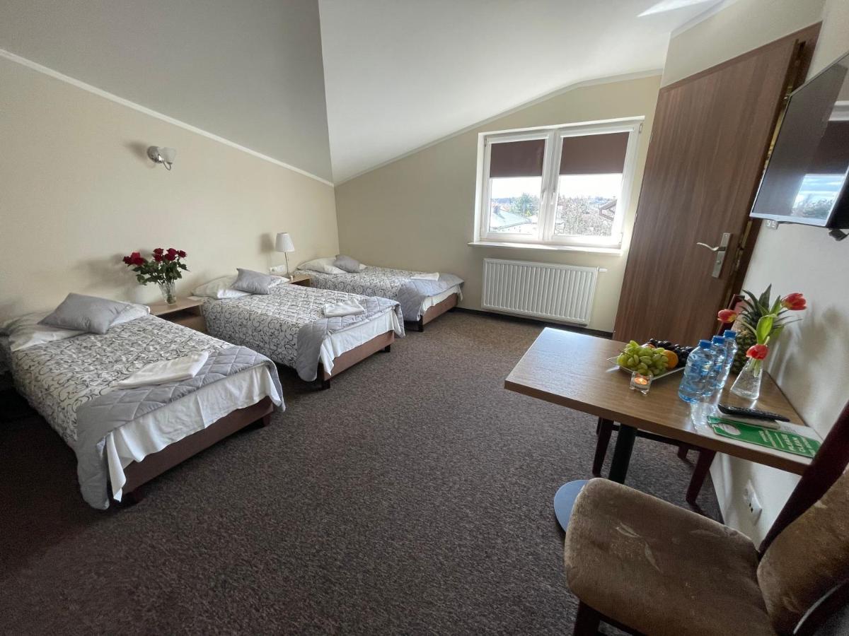 Hotelik Gold Raszyn Exteriör bild