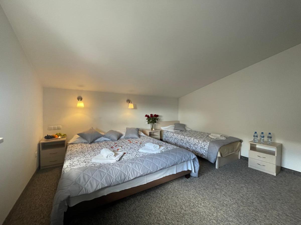 Hotelik Gold Raszyn Exteriör bild