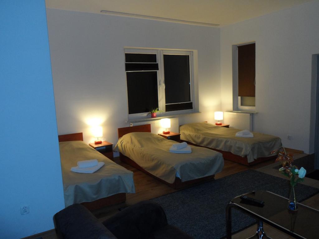 Hotelik Gold Raszyn Rum bild