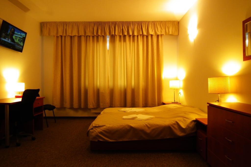 Hotelik Gold Raszyn Exteriör bild